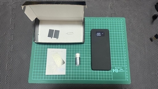 モバイルバッテリー（暗視カメラ付き）