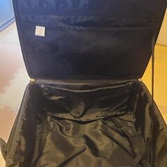 スワニーのキャリーケース　4輪の画像