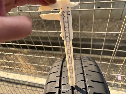 ブリヂストン　NEWNO 215/60R16