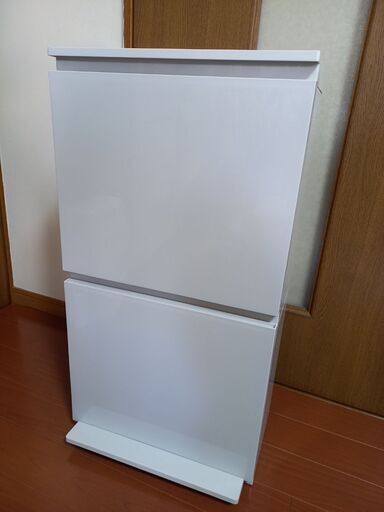 スリムタイプのゴミ箱