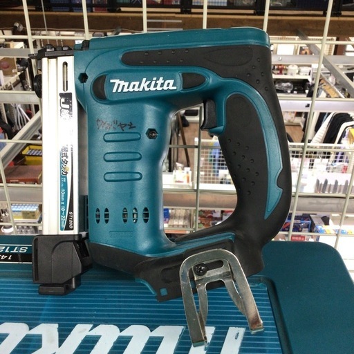 ※名前記入有り マキタ 充電式カッター ST120D(本体.バッテリーx2 .充電器.ケース)