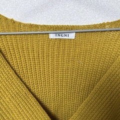 INGNI マスタード Vネックニットの画像