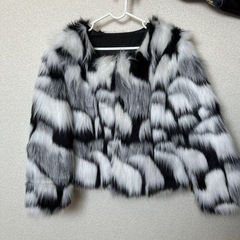 白黒ストライプ毛皮ジャケット