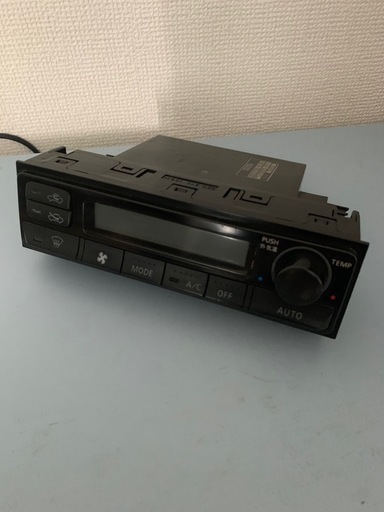 松尾 C35ローレル エアコンスイッチパネル 27500 8L500 日産（NISSAN