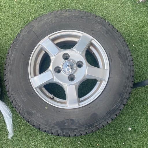 スタッドレスタイヤ