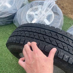 スタッドレスタイヤの画像