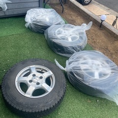 スタッドレスタイヤの画像