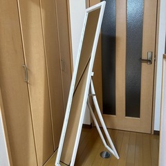 お譲りする方決まりました！ホワイトスタンドミラー
