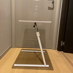 【譲渡先決定】サイドテーブル(高さ、天板角度調節可)の画像