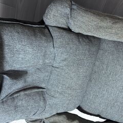 ニトリ 幅66cm。ひじ掛けがリクライニングに連動し、腕がラク！ハイバックタイプの全身リラックス座椅子。の画像