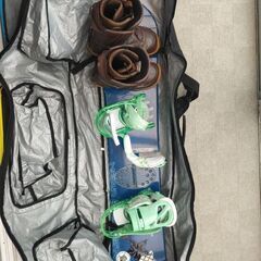 【０円　子ども用　スノボ130cm　ブーツ23cm】