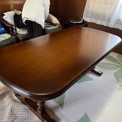 カリモク　ダイニングテーブルの画像