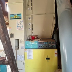 穀物乾燥機の画像