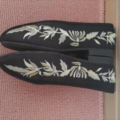 キッズ🌼GLOBAL WORK🌻刺繍パンプス👠✨18センチの画像