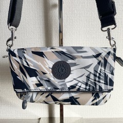【極美品】Kipling  ショルダーバッグ 斜めがけバッグ 肩...
