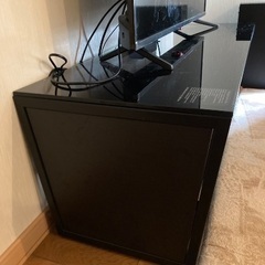 ガラス素材ブラックテレビ台(50インチ)の画像