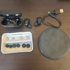 wf-1000xm4 Ankerのワイヤレス充電器付き