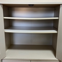 食器棚の画像