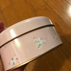 お菓子の空き箱の画像