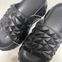 パイナップル柄のサンダル　ブラック　新品未使用