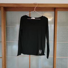 激安‼️VネックTシャツ