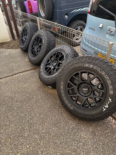 YOKOHAMA GEOLANDAR X-ATのオフロードタイヤ　235/70r16 デリカ　KMC ホイールナット付き 4本セット
