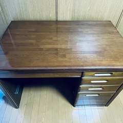 【本日まとめ買いなら500円！】勉強机の画像
