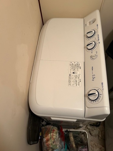 洗濯機　(家の近くまで運ぶ事も可能)