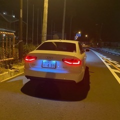Audi A4  2013年式　3月末までの取引で値引きします！！