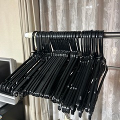 プラスチックハンガーまとめ売りの画像