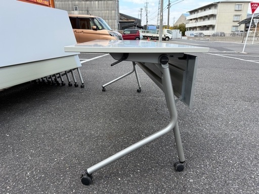 定価5万　フォールディングテーブル オカムラ ネスティア　幅１８０　奥６０　高さ７０ｃｍ