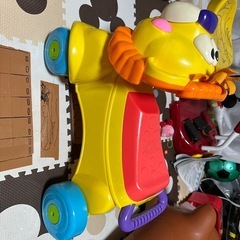 ライオンの手押し車の画像