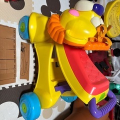 ライオンの手押し車の画像