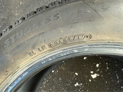 BRIDGESTONE VRX2 スタッドレスタイヤ215/55Ｒ17