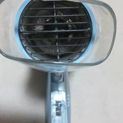 【温風が出ません】ドライヤー【根元も緩い】の画像