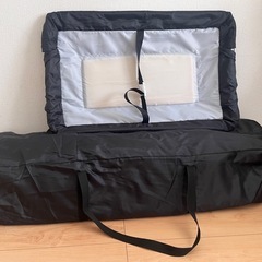 ベビーベッド　折り畳み　オムツ変え台付き　の画像