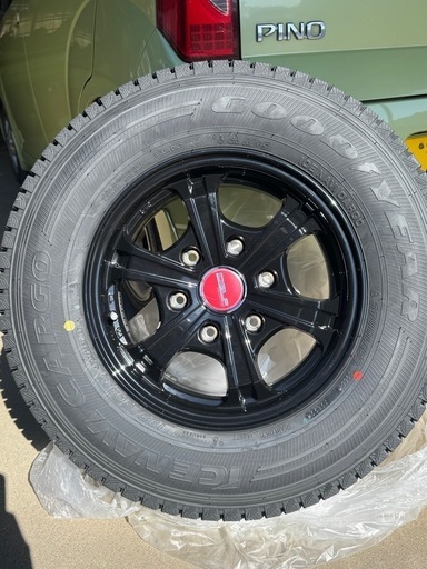 ハイエース　スタッドレス　４本セット　新品未使用