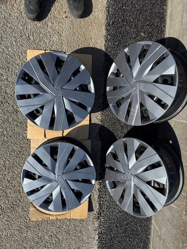 新車外し 日産セレナC28スティールホイール＆ホイールカバー