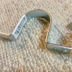 新品 物干金物 ユニクロ竿通し木ネジ3.5 物干し竿 DIYの画像