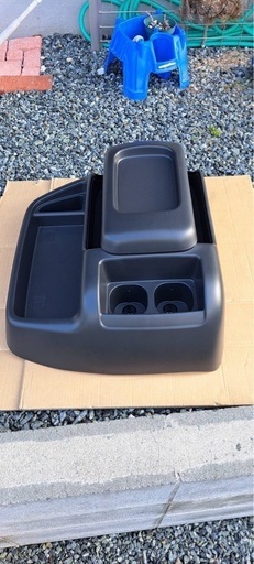 ハイエースワイド純正コンソールボックス