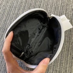【新品・タグ付き】ディズニー ★ ラウンドポーチ ミッキー 喫茶　人気の画像