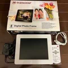 お子様やお孫さんの写真に❤️　Transcend デジタルフォトフレーム PF830 8インチ 内蔵メモリー4GB 解像度800x600 ホワイト の画像