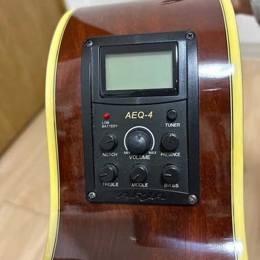 Aria エレクトリックアコースティックギター カバー、ピック付き