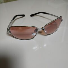 【値下げ】1000円→700円かっこいい銀縁のサングラス 5000円相当！の画像