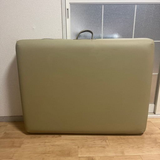 折りたたみマッサージベッド