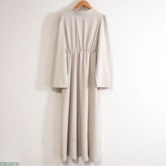 【美品】ワンピース オフベージュの画像