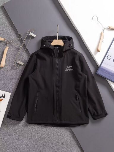 Arc'teryx（アークテリクス）シリコンフード付きソフトシェルジャケット 裏起毛アウター