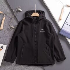 Arc'teryx（アークテリクス）シリコンフード付きソフトシェ...