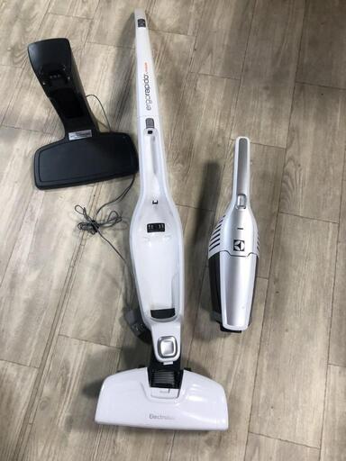 【松本市引き取り限定】エレクトロラックス充電式スティッククリーナー（コードレスクリーナー）