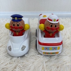 アンパンマン 新幹線 救急車 動く走る 